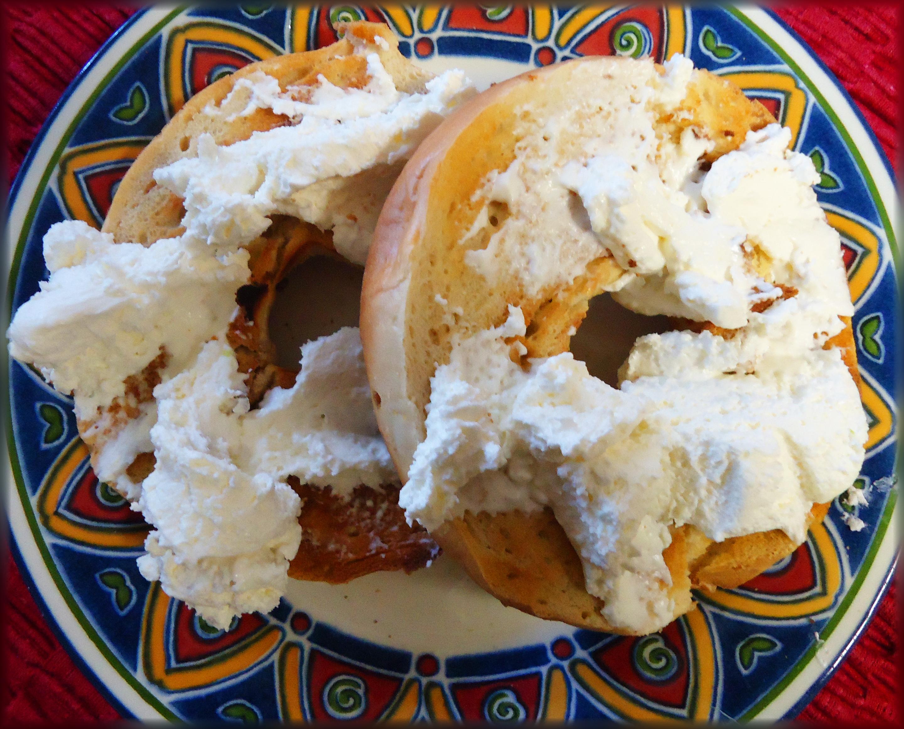 bagels and cream cheese MGD©